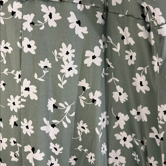 Derek Heart Sage Green Floral Flutter Sleeve Empire Waist Street Length Dress 1X - Picture 9 of 12